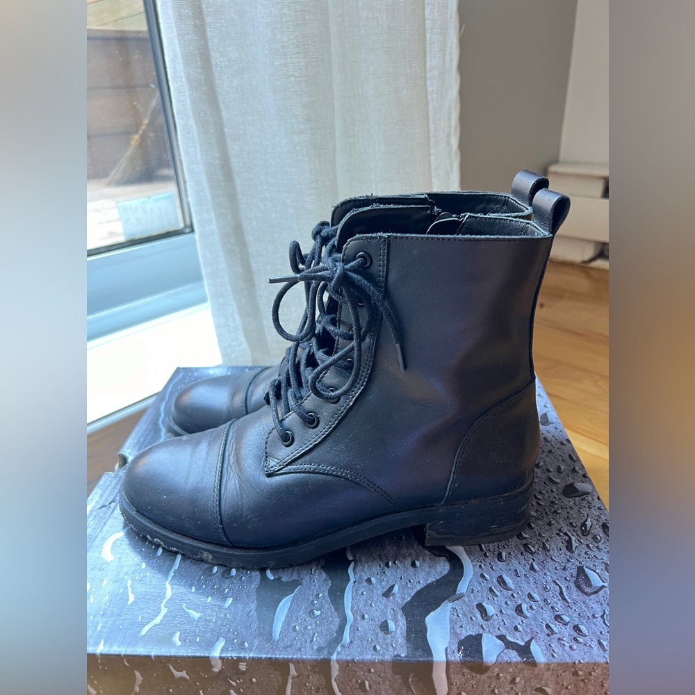 Artica Black Leather Boots